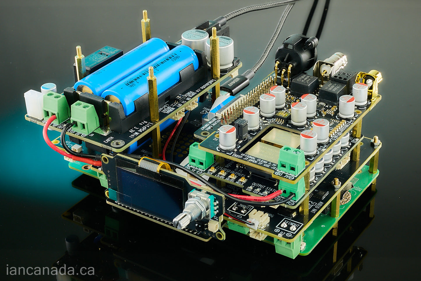 StationPiCM5 Six-In-One Multifunction CM5 Audio Base Adapter